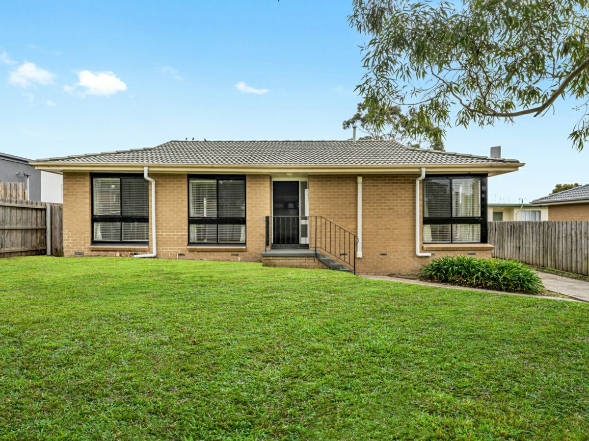 9 Euroka Crescent, Churchill - image 1