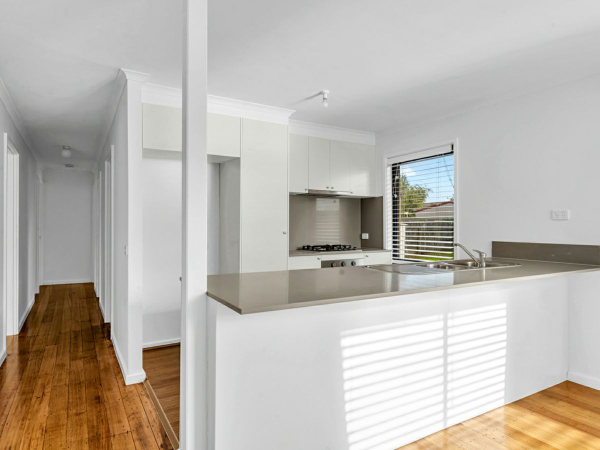 9 Euroka Crescent, Churchill - image 3