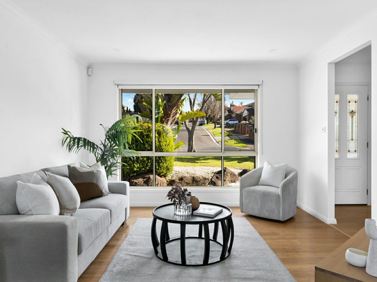 25 Lawson Way, Endeavour Hills - image 2