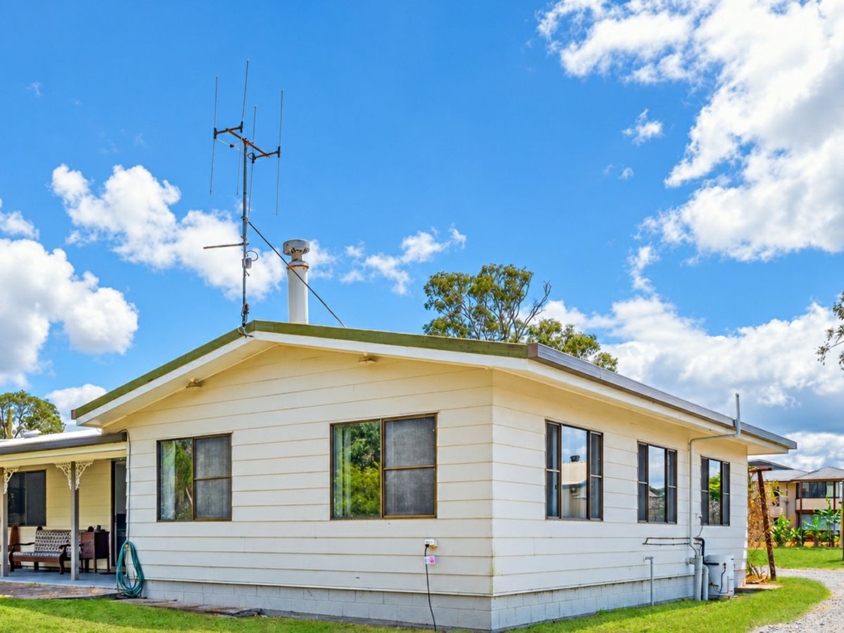 2/17 Eckert Road, Boonooroo - image 1