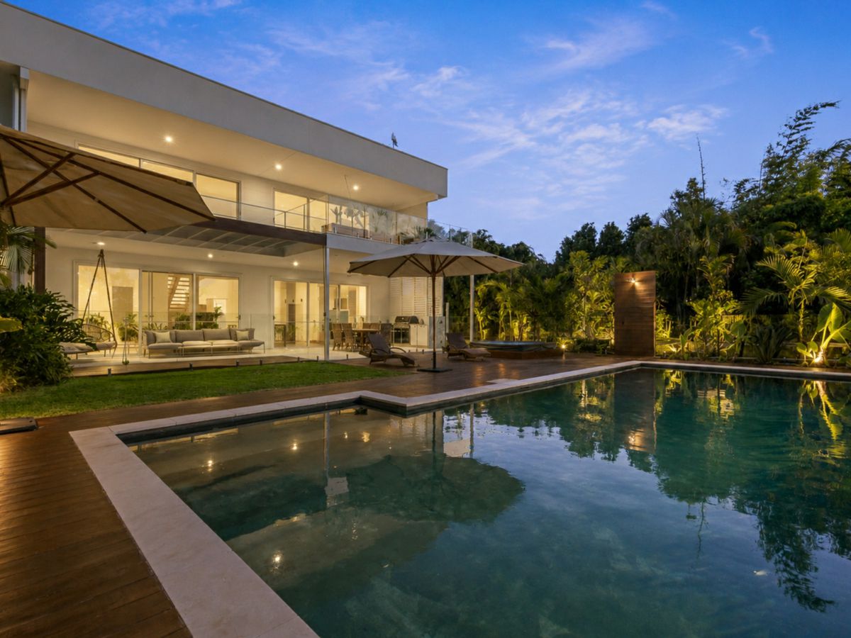 15 Ocean Park Drive, Dundowran Beach - image 1