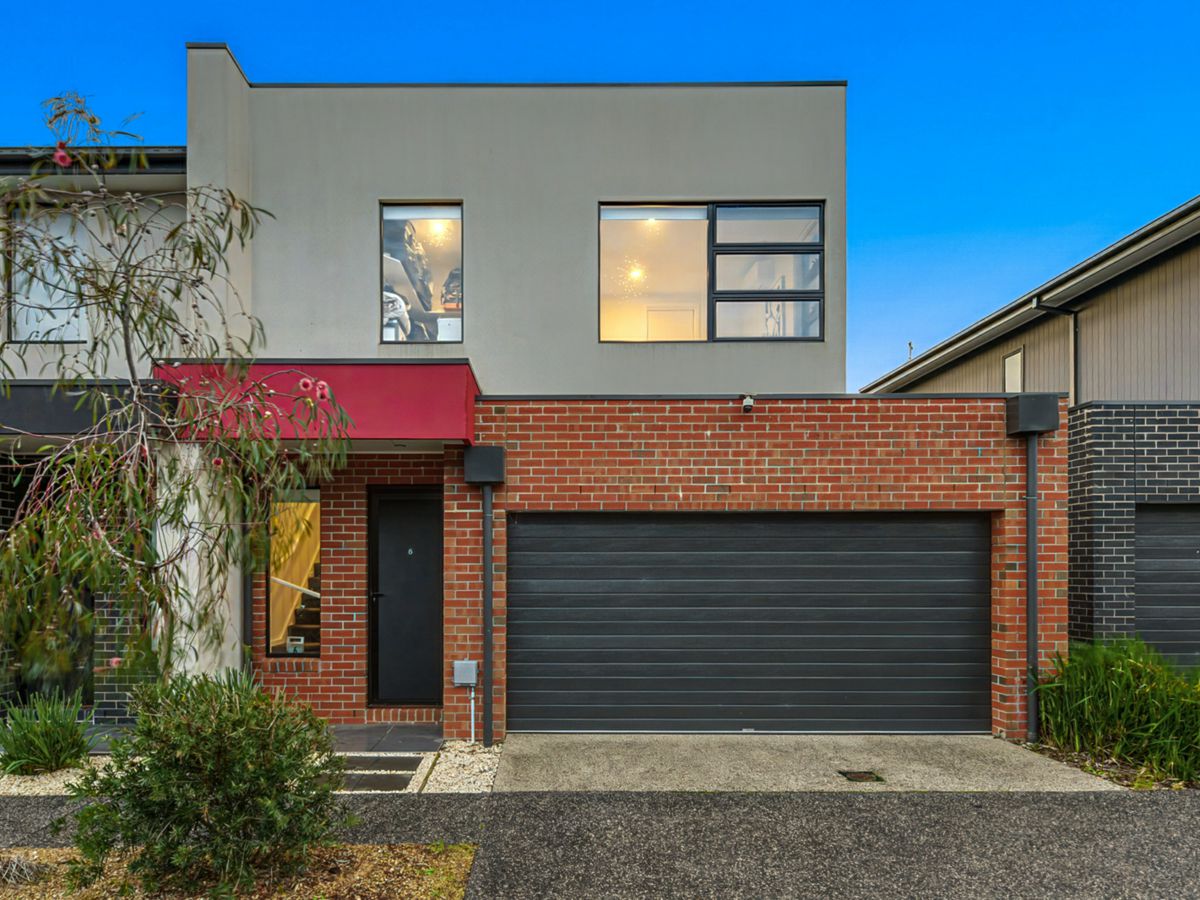 6 Hakea Place, Keysborough - image 1
