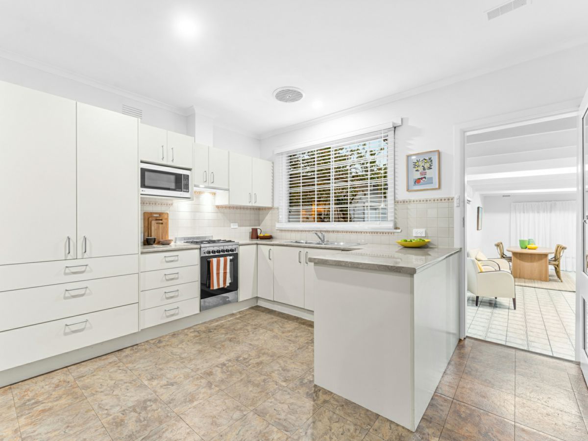 10 Cypress Grove, Dandenong North - image 3