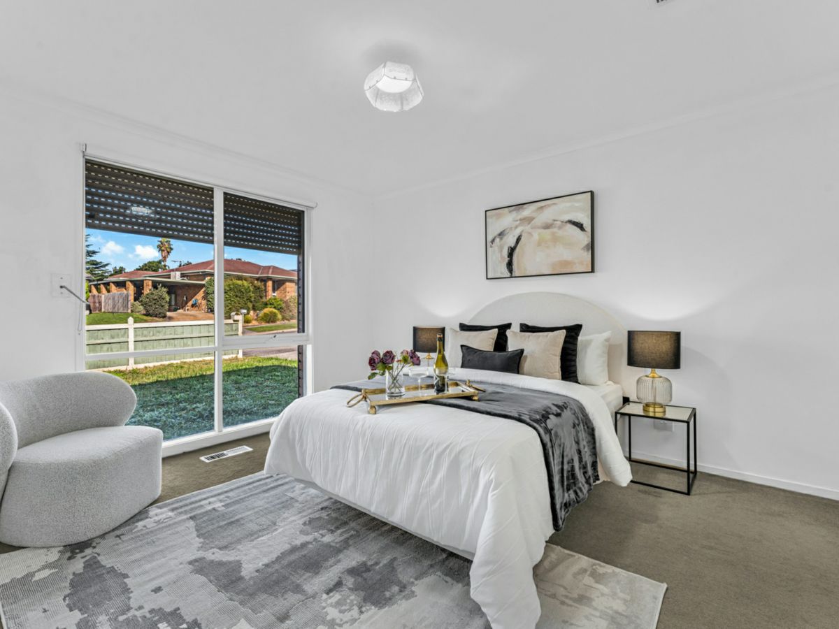 15 Springfield Crescent, Hampton Park - image 3