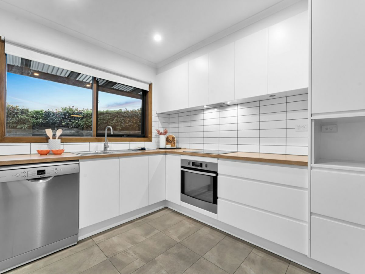 2 Dryandra Crescent, Keysborough - image 2