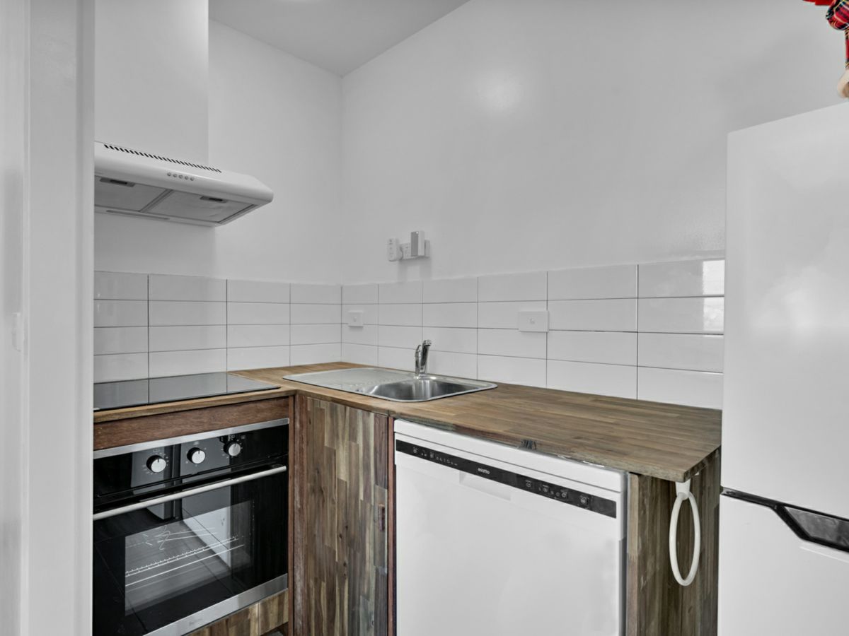 25/3 Hutton Street, Dandenong - image 1