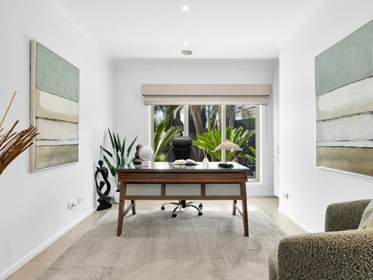 13 Orbison Court, Endeavour Hills - image 2