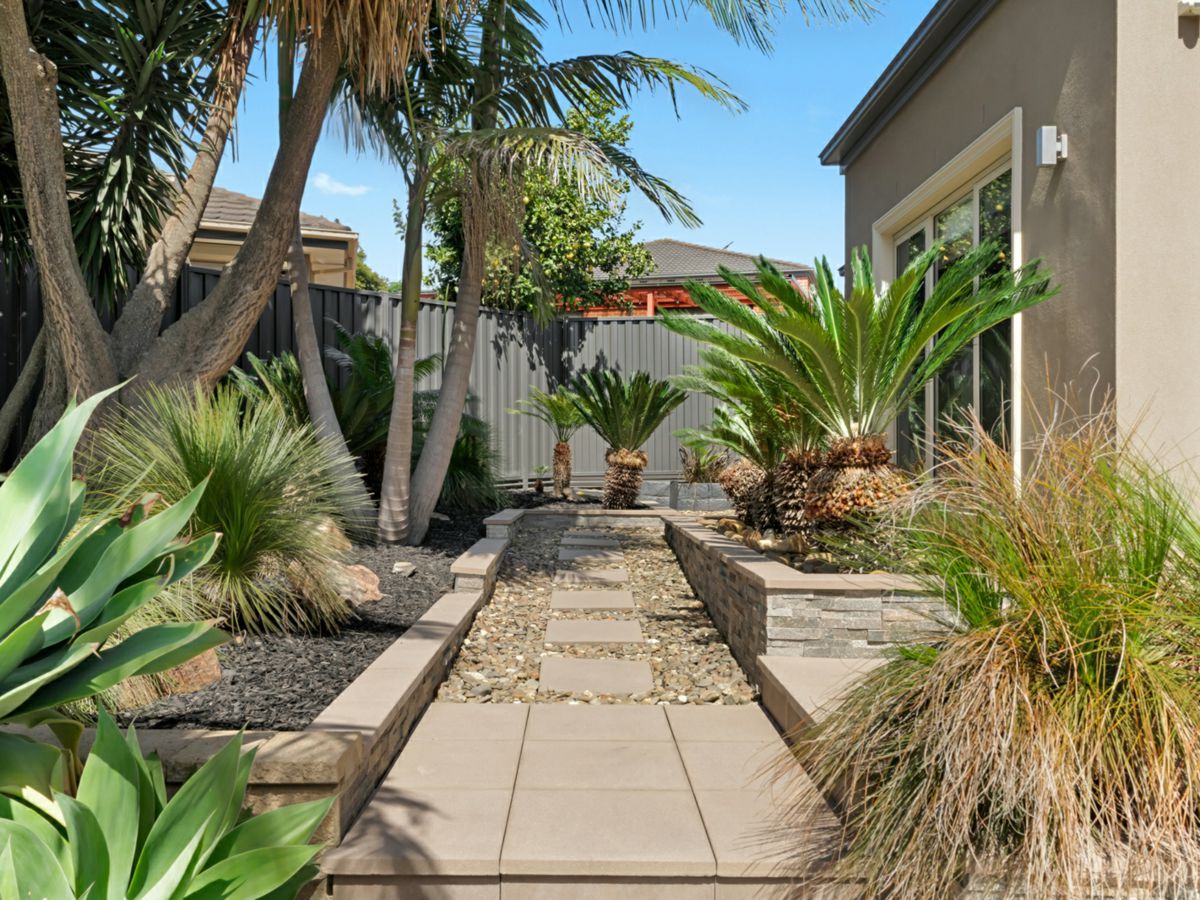 13 Orbison Court, Endeavour Hills - image 2