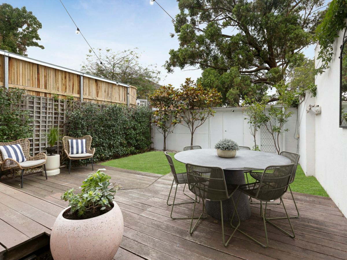 17 Byron Street, Elwood - image 2