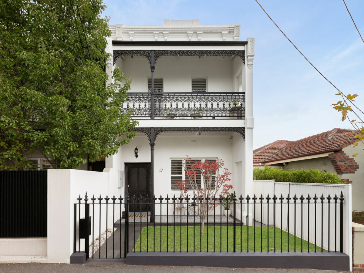 2/17 Byron Street, Elwood - image 1