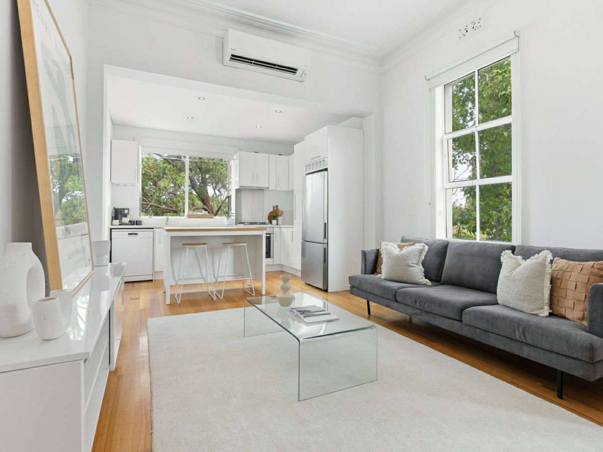 2/17 Byron Street, Elwood - image 2