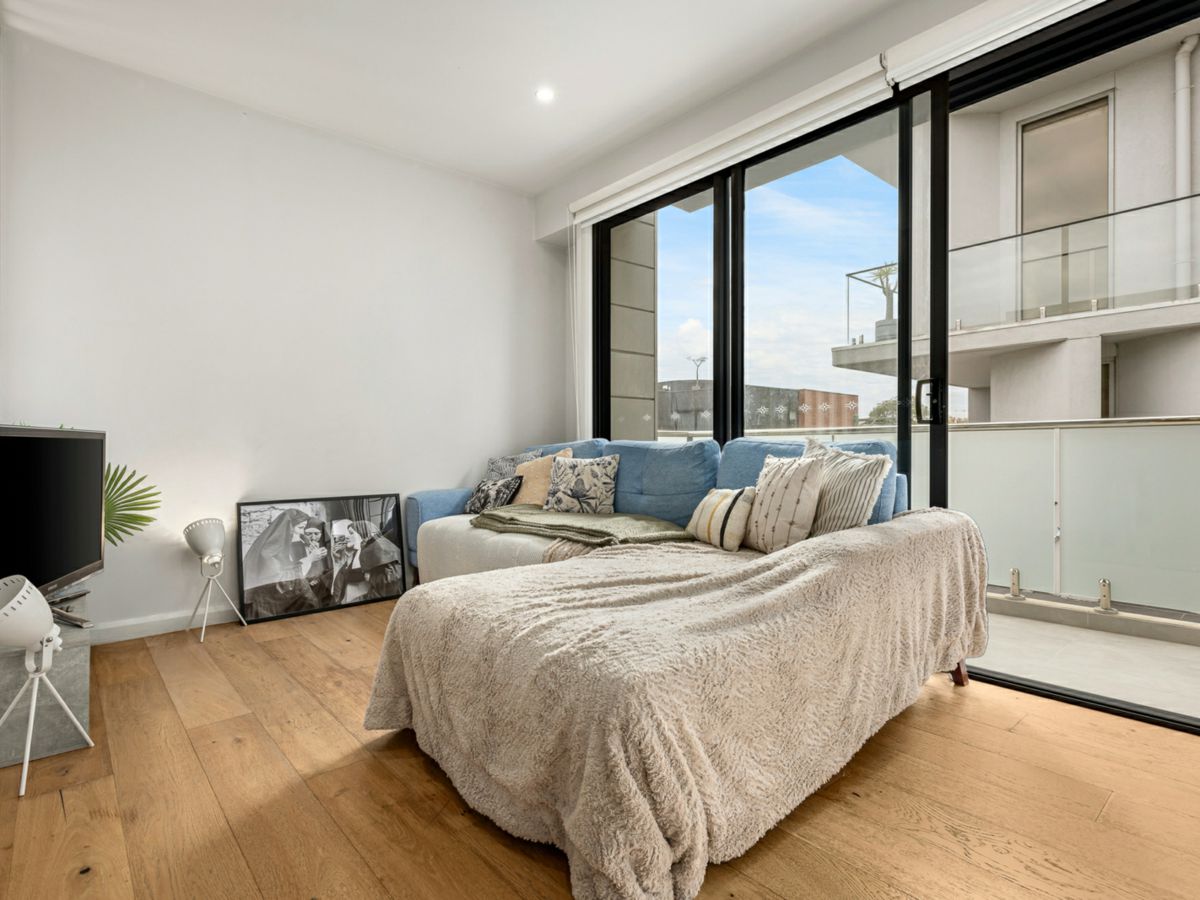 1/2 Nelson Street, Balaclava - image 2