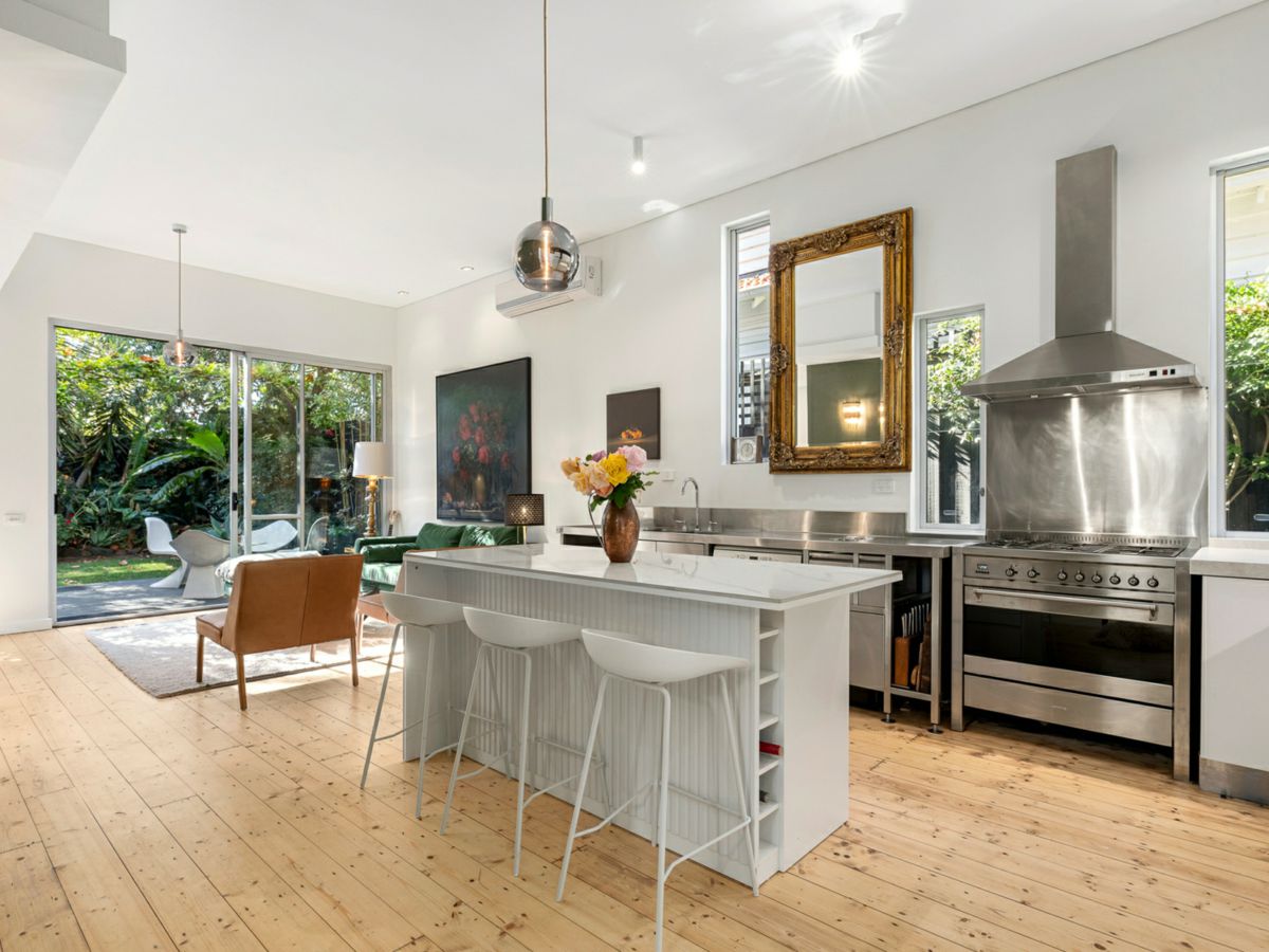 6 Thackeray Street, Elwood - image 3