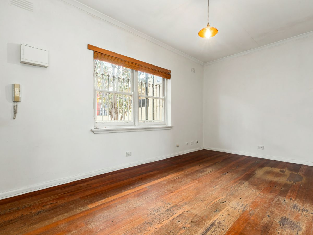 4/1 Moroney Street, St Kilda - image 2