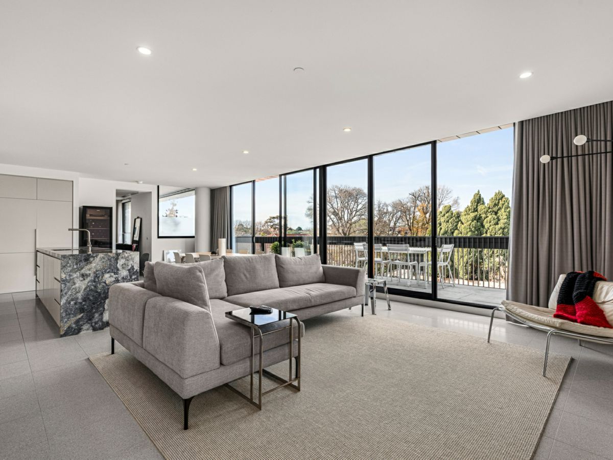 303/11 Jackson Street, St Kilda - image 2