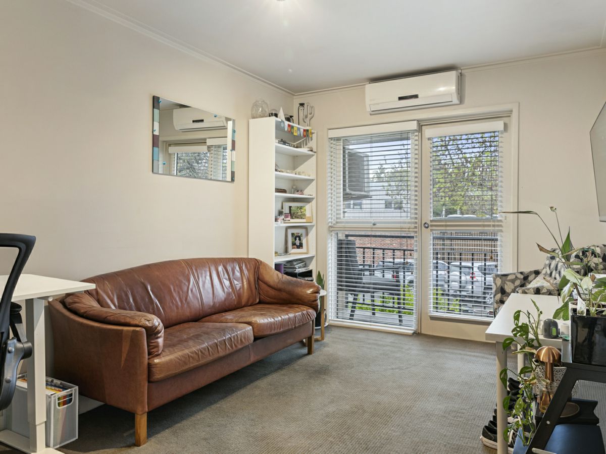 7/3 Herbert Street, St Kilda - image 1