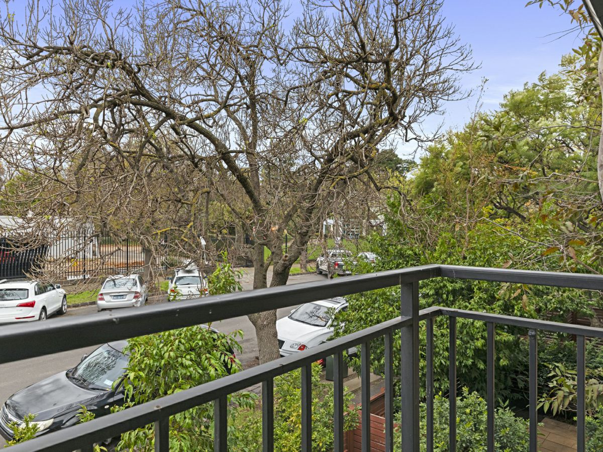 7/3 Herbert Street, St Kilda - image 3