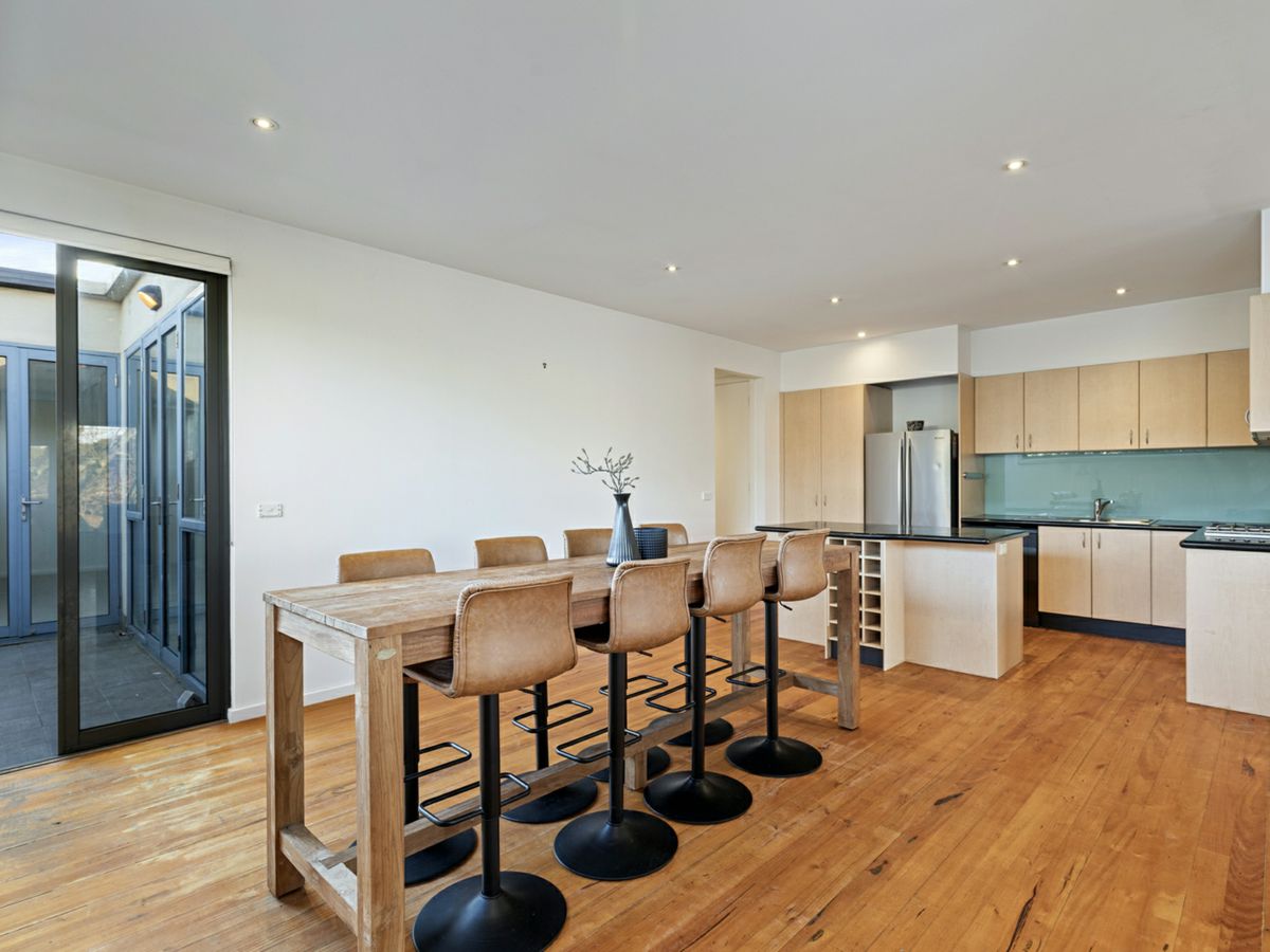 1/481 St Kilda Street, Elwood - image 1