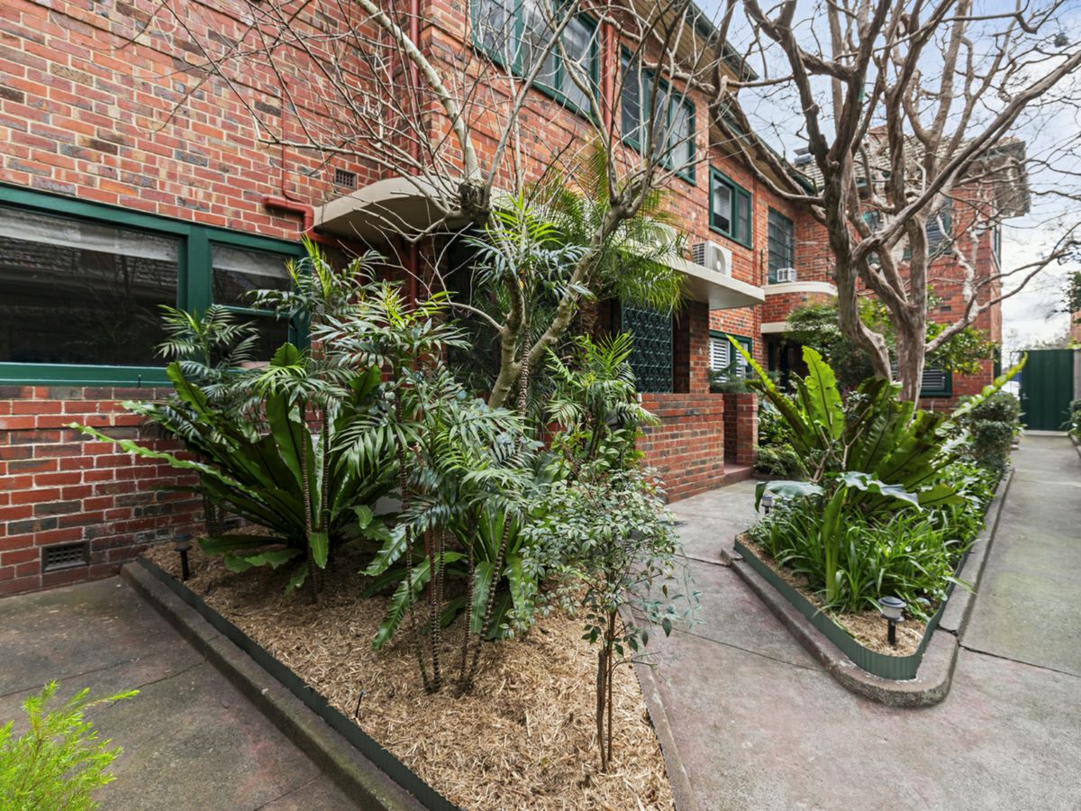 7/17 Johnson Street, St Kilda East - image 1