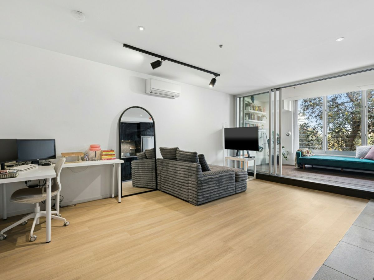 106/2 Chaucer Street, St Kilda - image 1