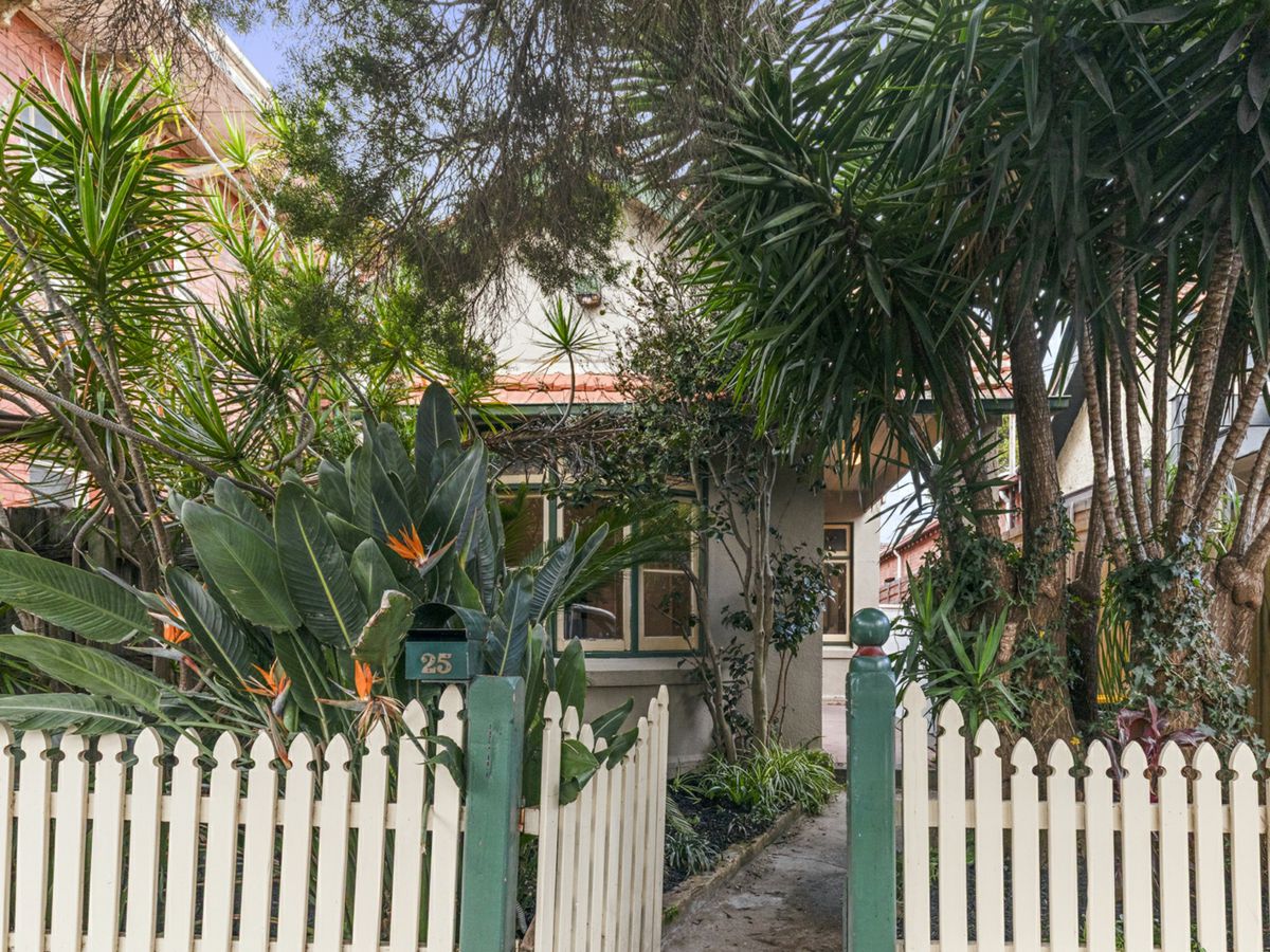 25 Gurner Street, St Kilda - image 1