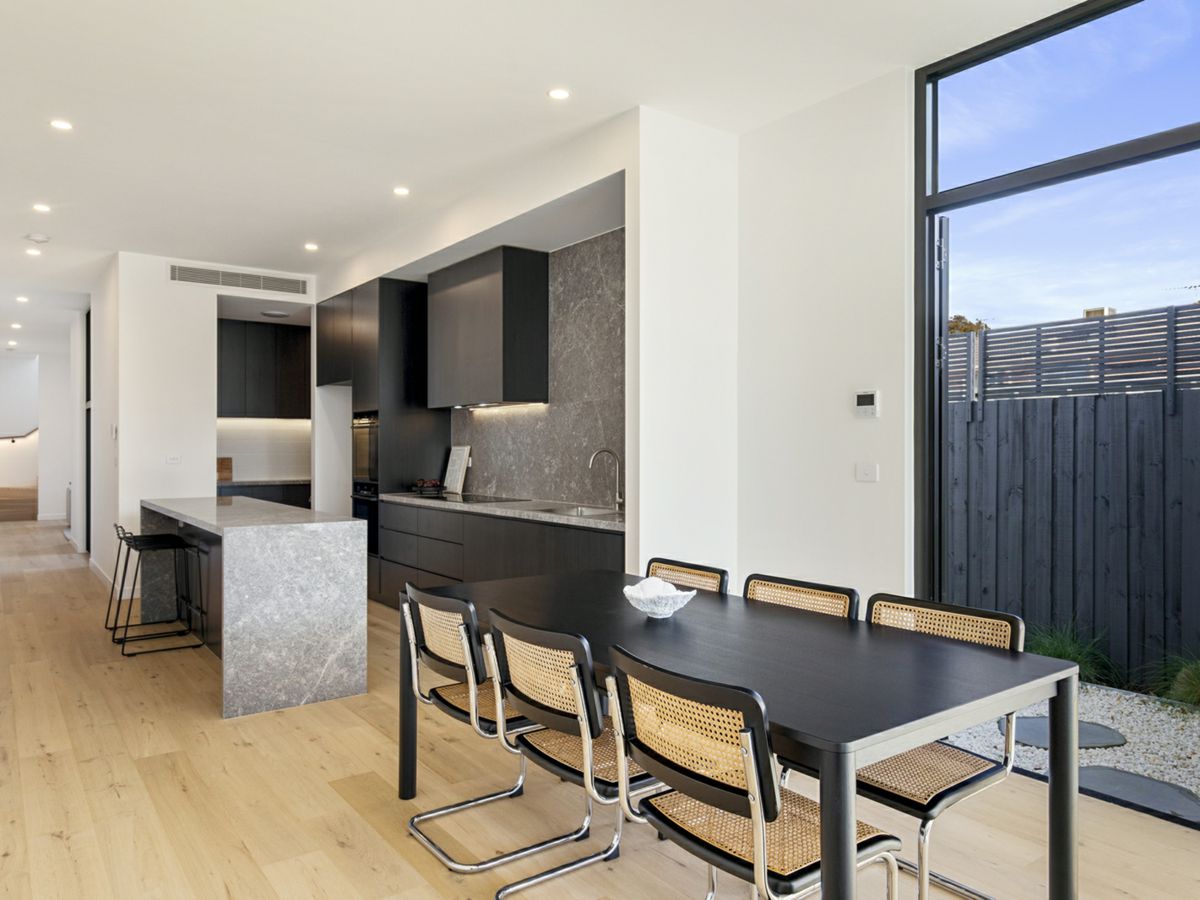 87B Kambrook Road, Caulfield North - image 3