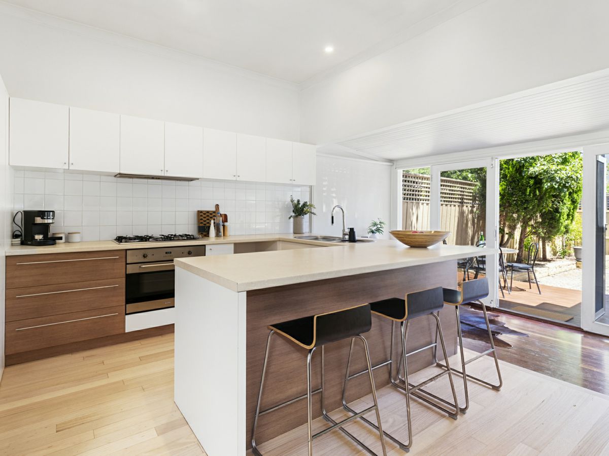 5 Cyril Street, Elwood - image 2