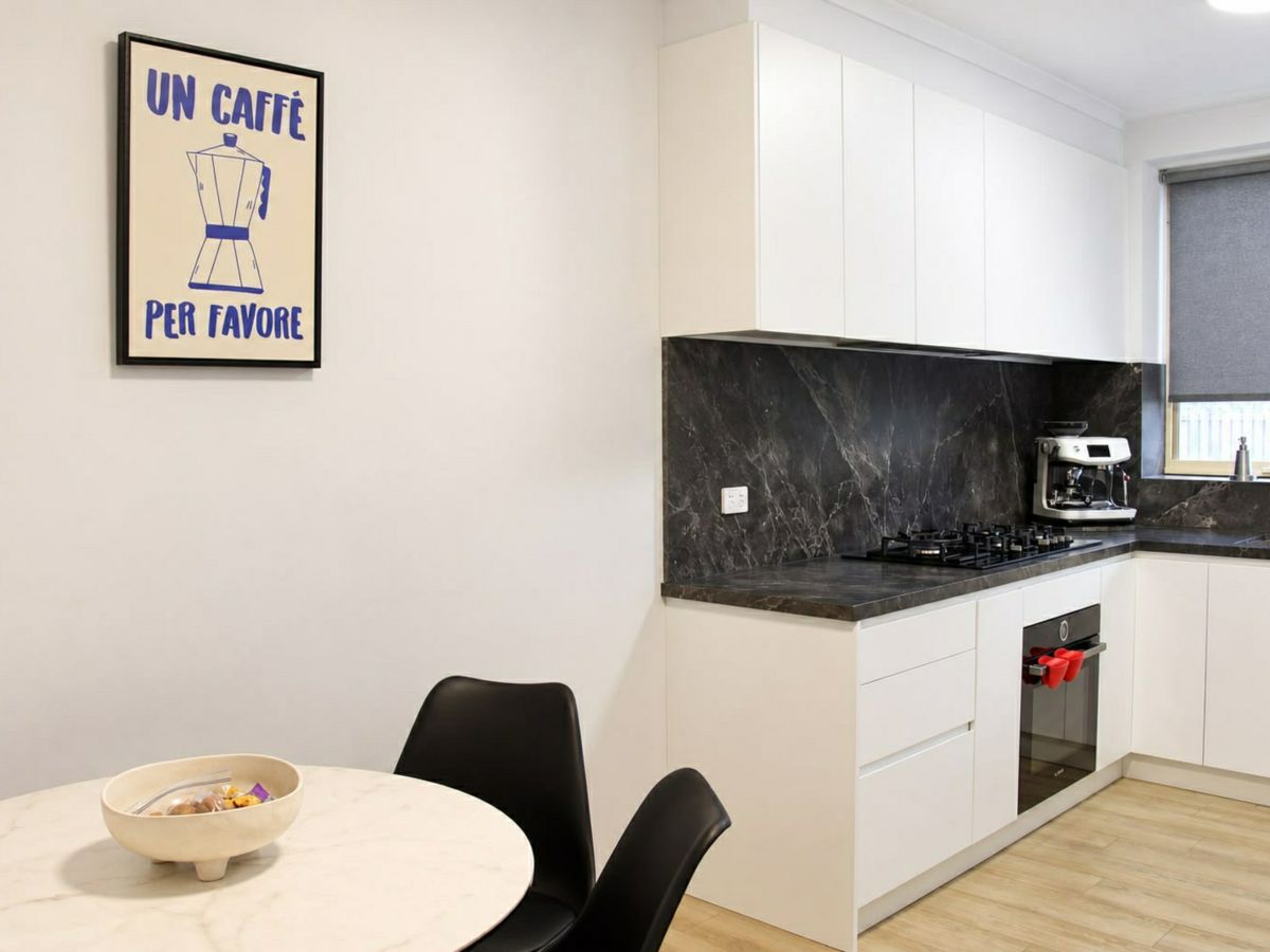 17/25 Mitford Street, St Kilda - image 1