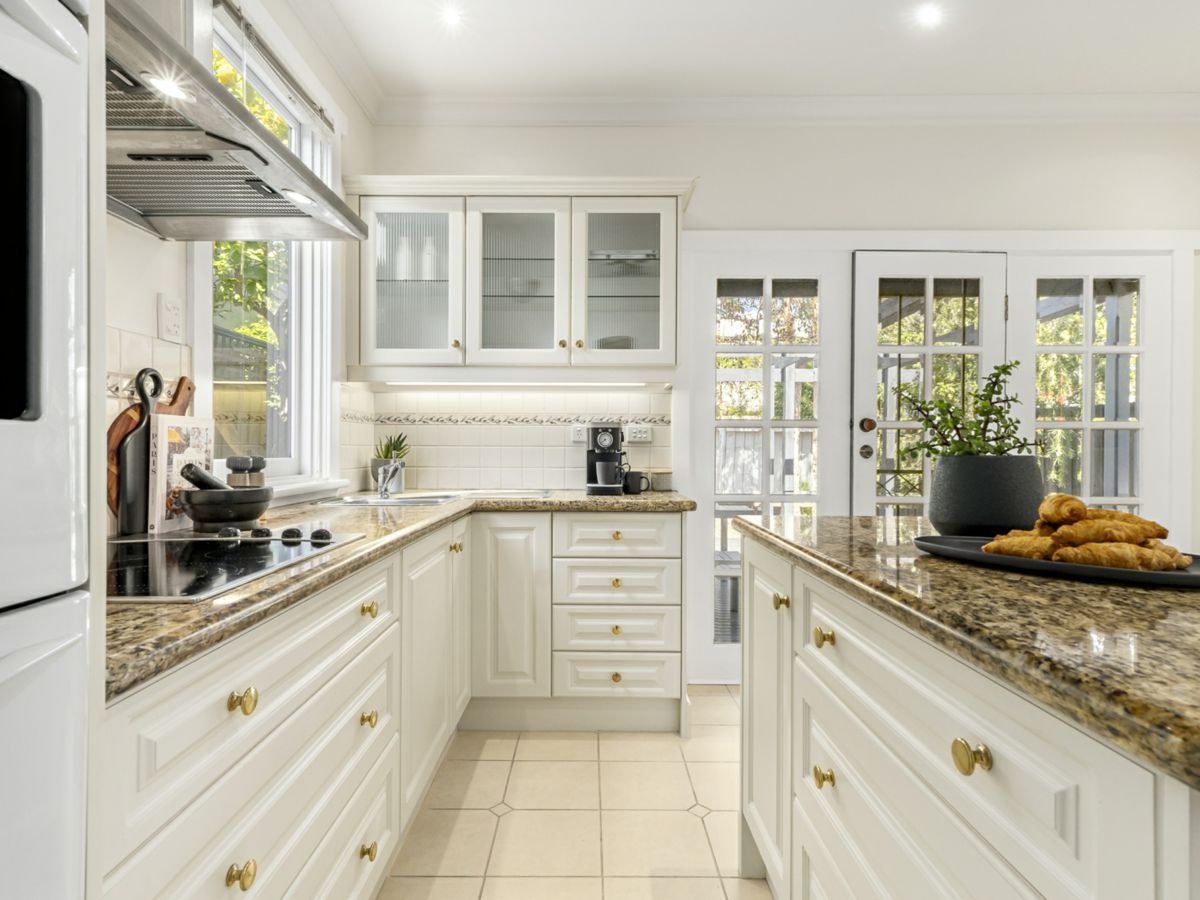 104 Glen Huntly Road, Elwood - image 3