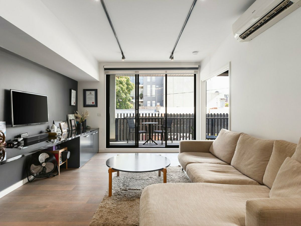 102/138 Ormond Road, Elwood - image 1