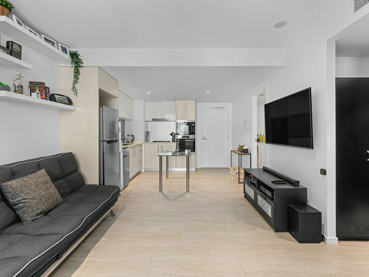 802/95 Linton Street, Kangaroo Point - image 3