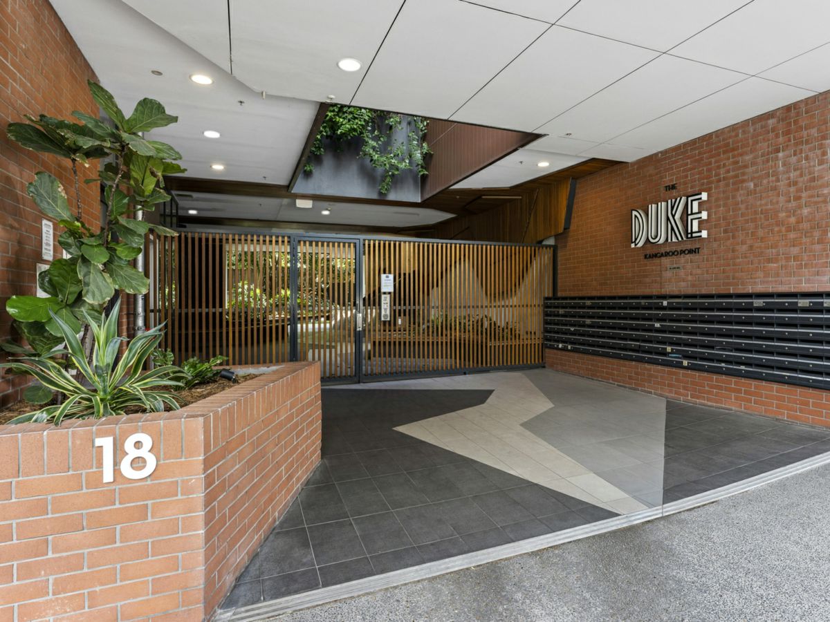 903/18 Duke Street, Kangaroo Point - image 1