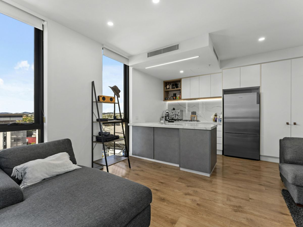 903/18 Duke Street, Kangaroo Point - image 3