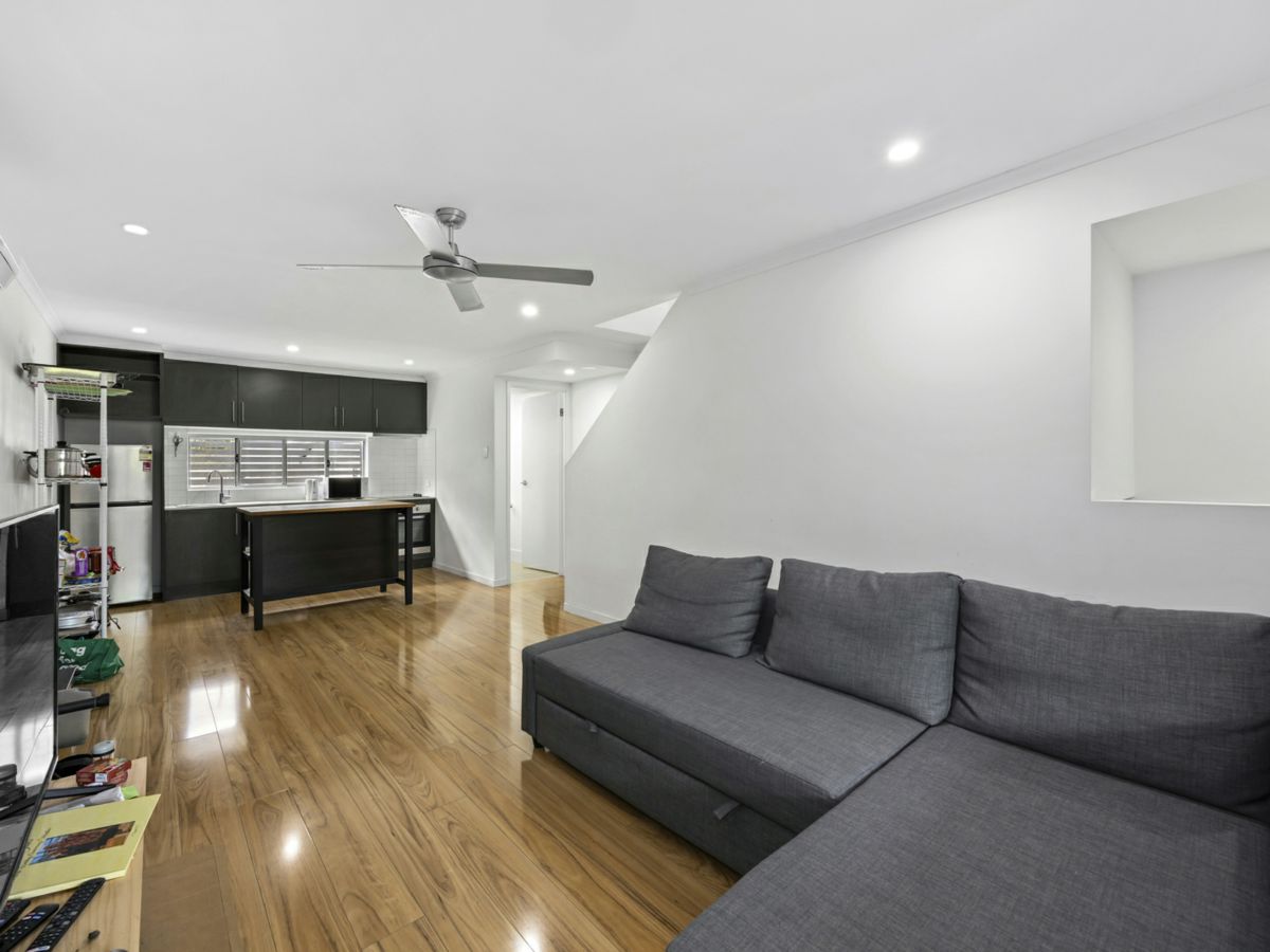 4/18 Hansen Street, Moorooka - image 1
