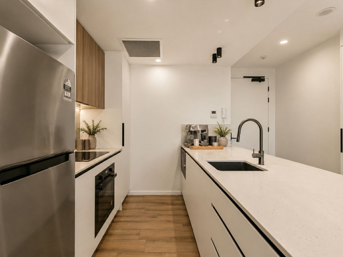 105/7 Jeavons Lane, Stones Corner - image 2