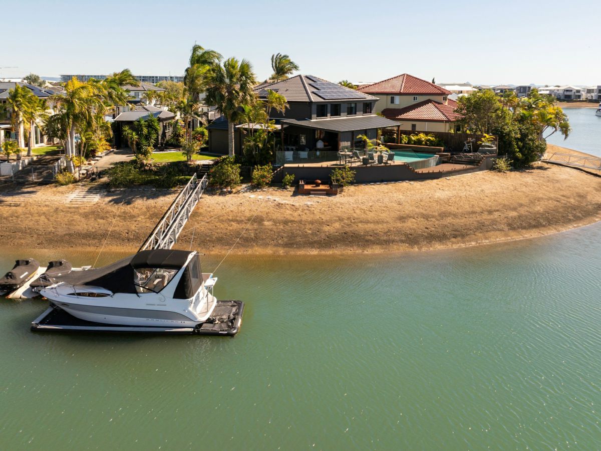 5 Arrow Court, Newport - image 1