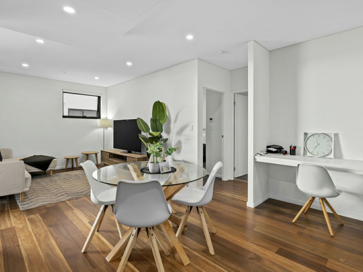 18/9 Flora Street, Stones Corner - image 1