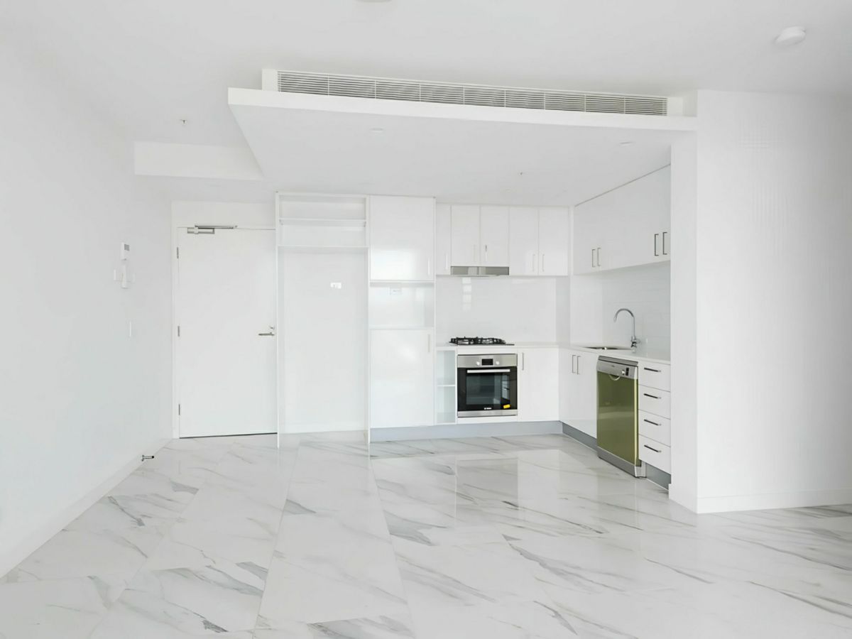 105/70 Carl Street, Woolloongabba - image 1