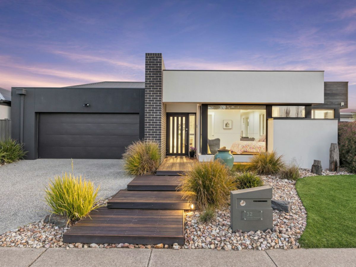 32 Tubular Avenue, Torquay - image 1