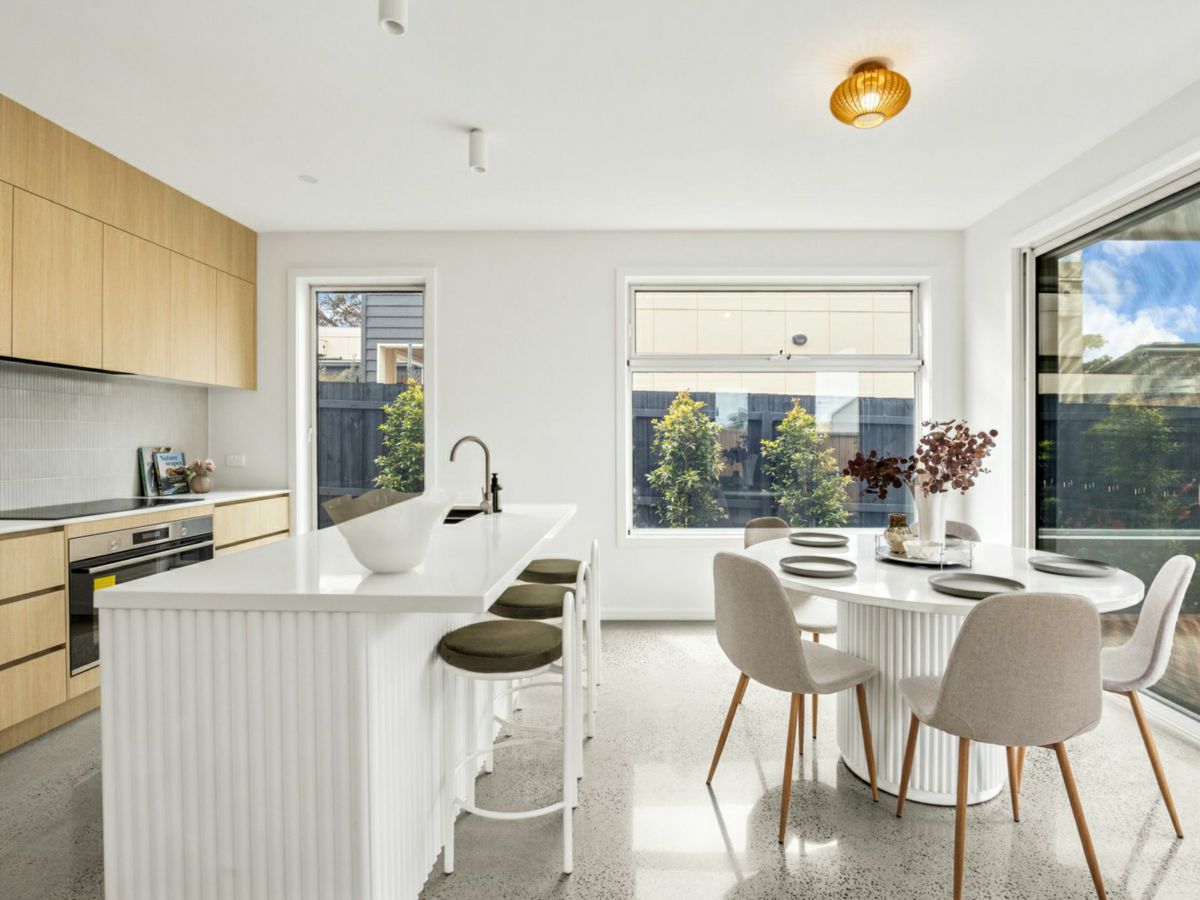 50A Central Avenue, Torquay - image 2