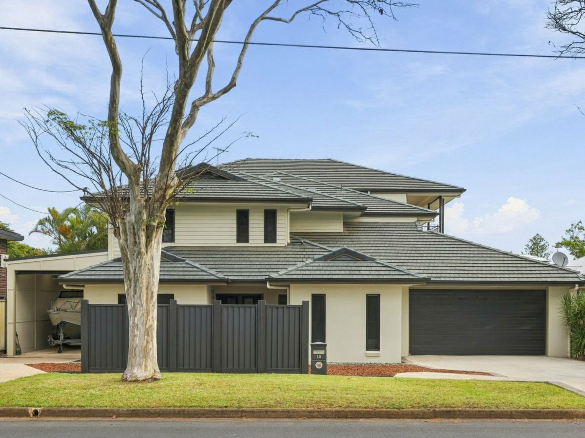 18 Clifford Street, Woody Point - image 1