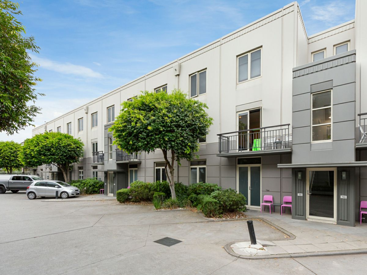 4/9 Balmoral Street, South Yarra - image 1