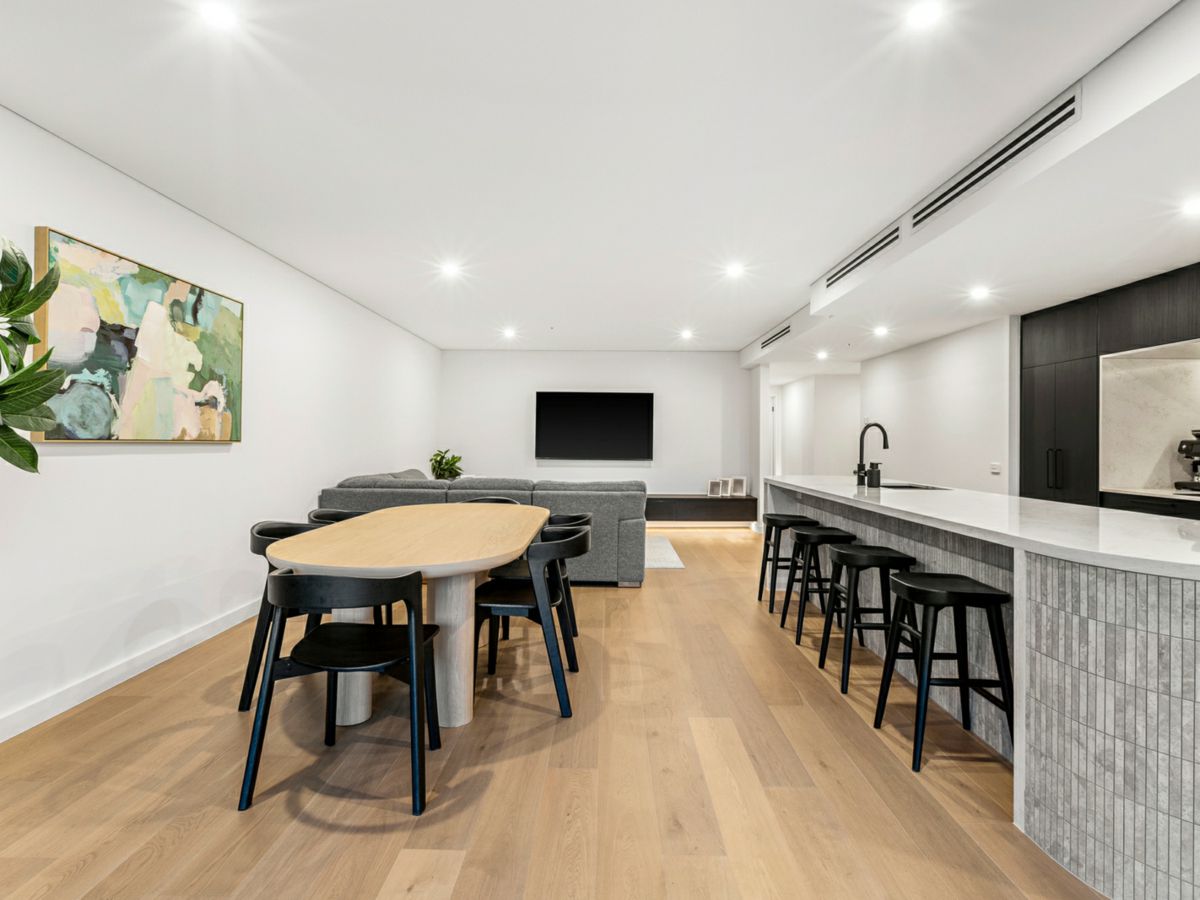 607/250 St Kilda Road, Southbank - image 1