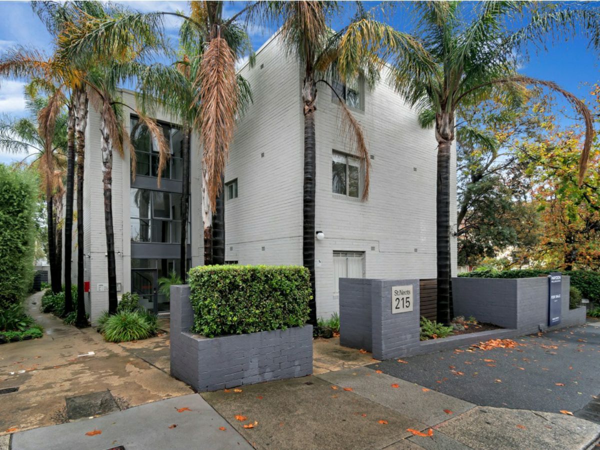 2/215 Williams Road, South Yarra - image 1