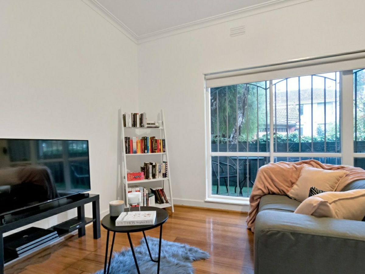 2/215 Williams Road, South Yarra - image 3