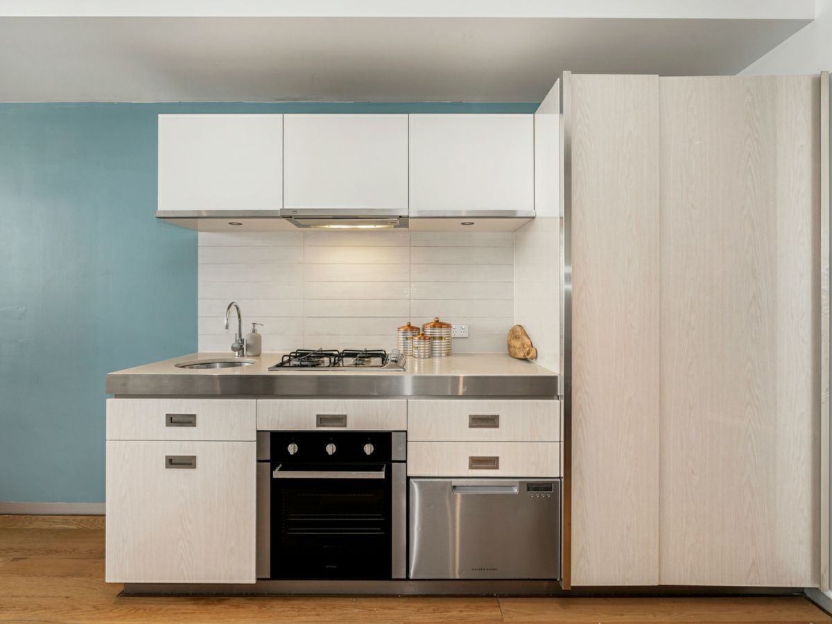 730/539 St Kilda Road, Melbourne - image 2