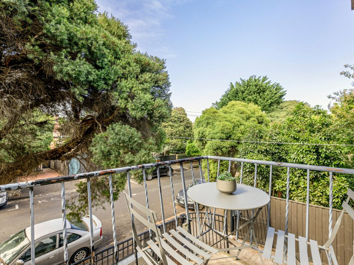 3/10 Gurner Street, St Kilda - image 2