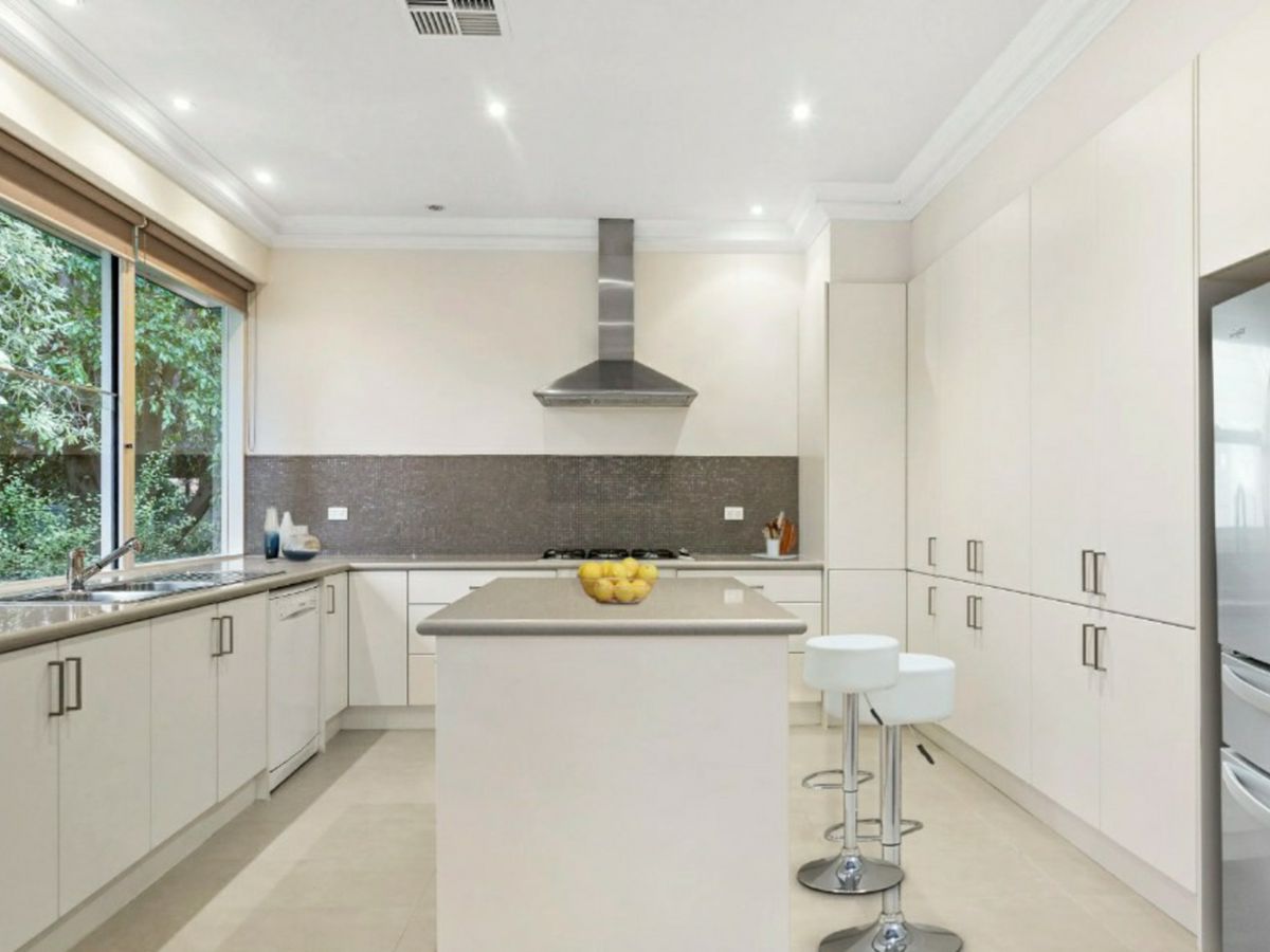 4/48A St Georges Road, Toorak - image 1