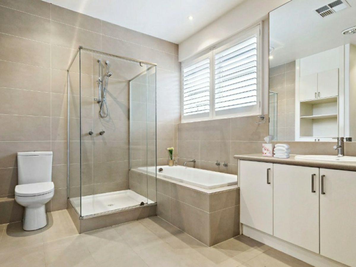 4/48A St Georges Road, Toorak - image 2