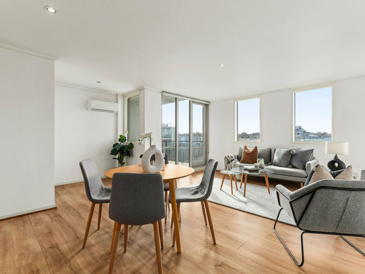 21/128 Chapel Street, St Kilda - image 2